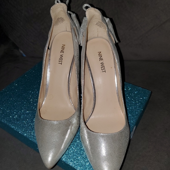 Silver heels - Picture 7 of 9
